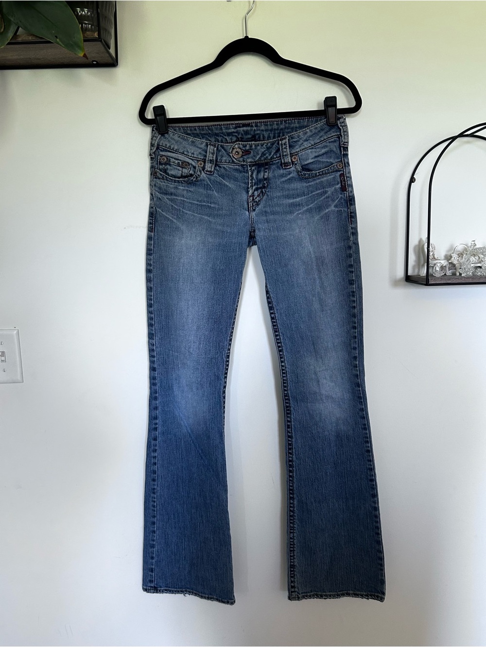 Silver Jeans Co Tuesday Low Rise Bootcut Denim Blue Jeans Size 29